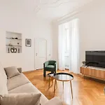 The Best Rent - Splendid Three-Bedroom Apartment Near The Trevi Fountain