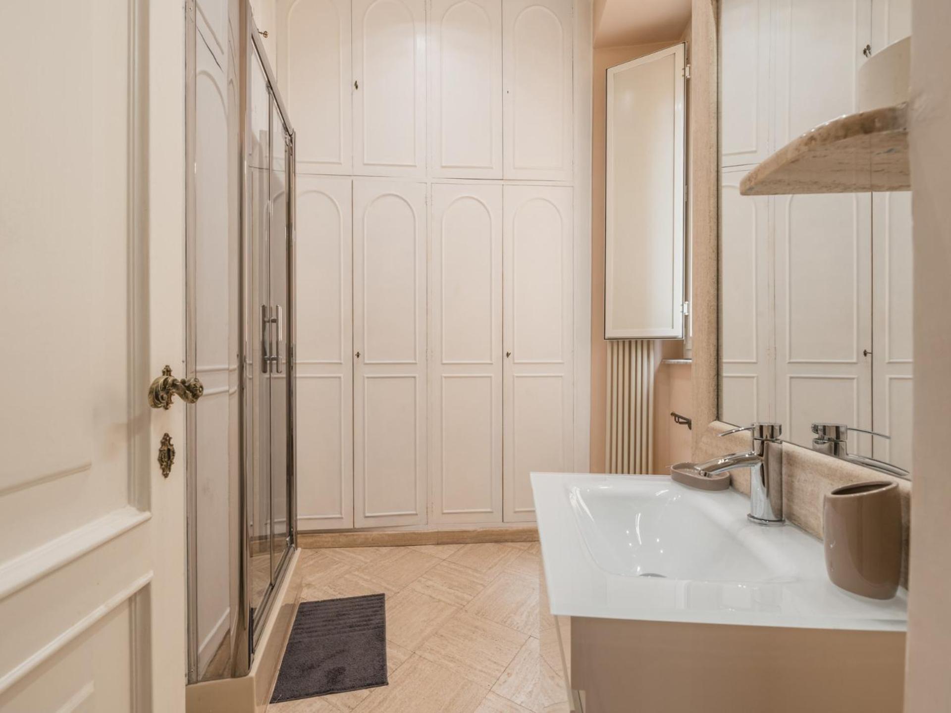 Apartment The Rent - Splendid Three-bedroom Near The Trevi Fountain *